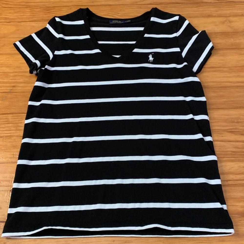Women’s polo shirt size small